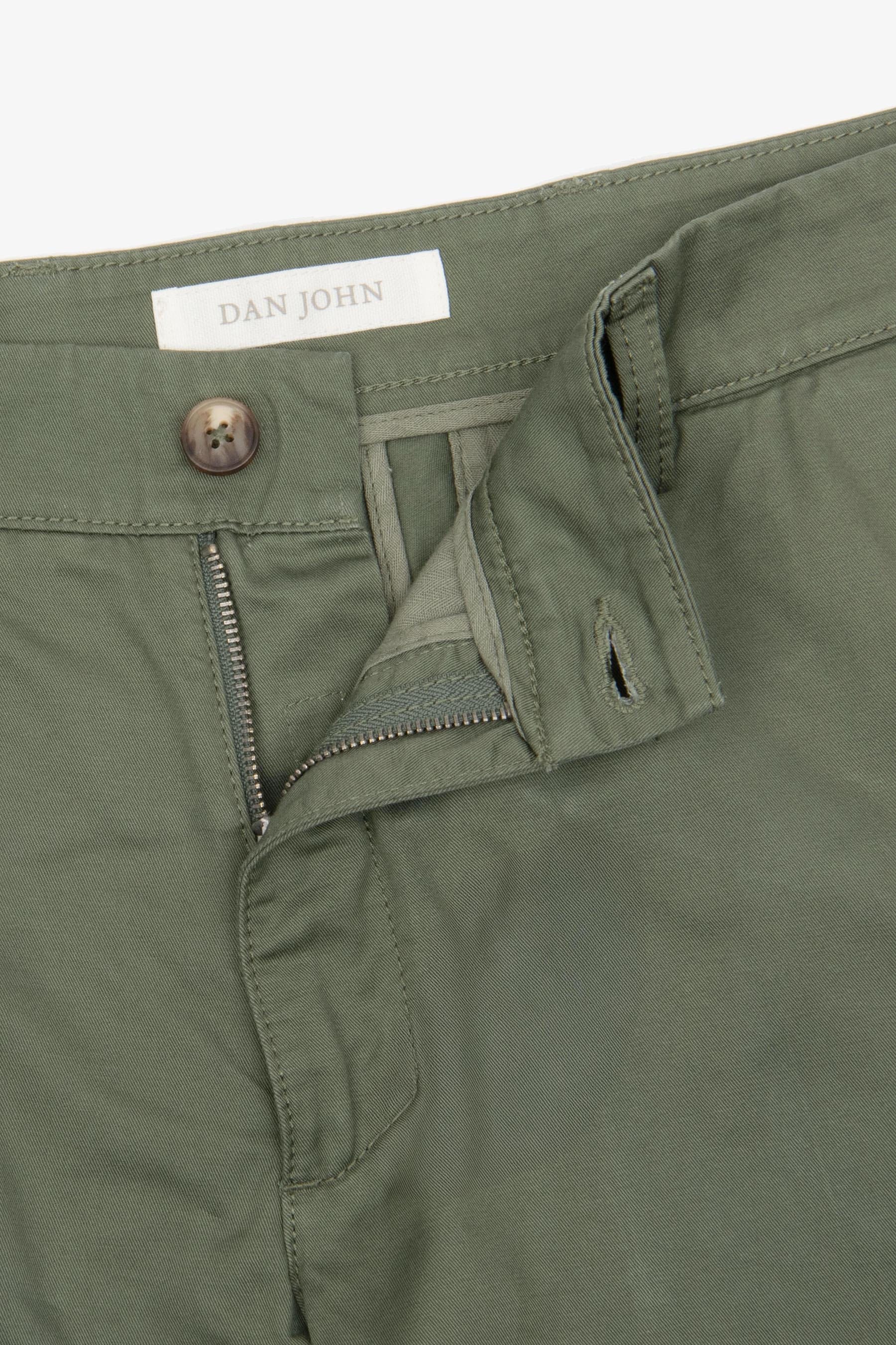 Bermuda gabardina verde-Dan John