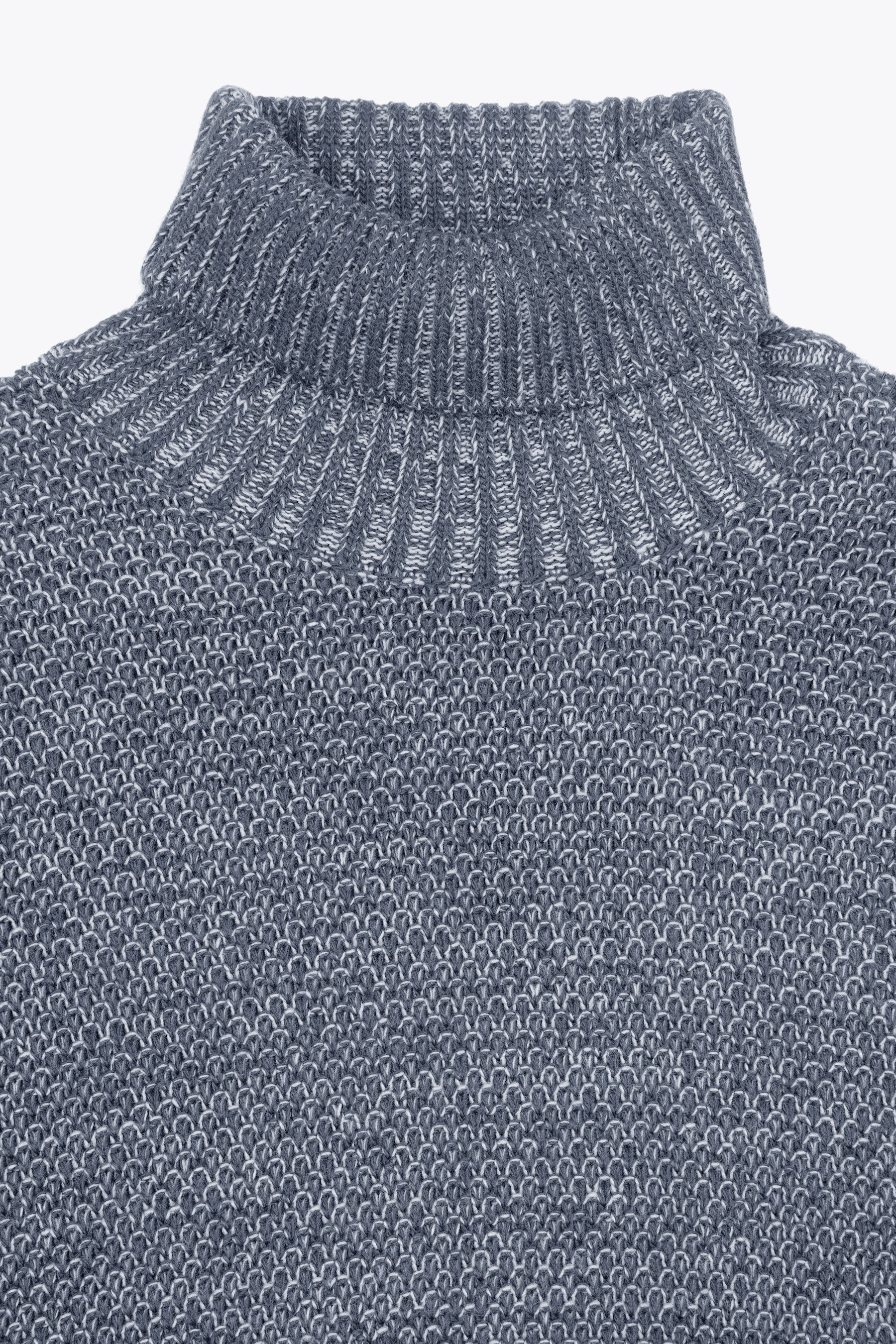 Maglia dolcevita armaturata bicolore celeste-Dan John