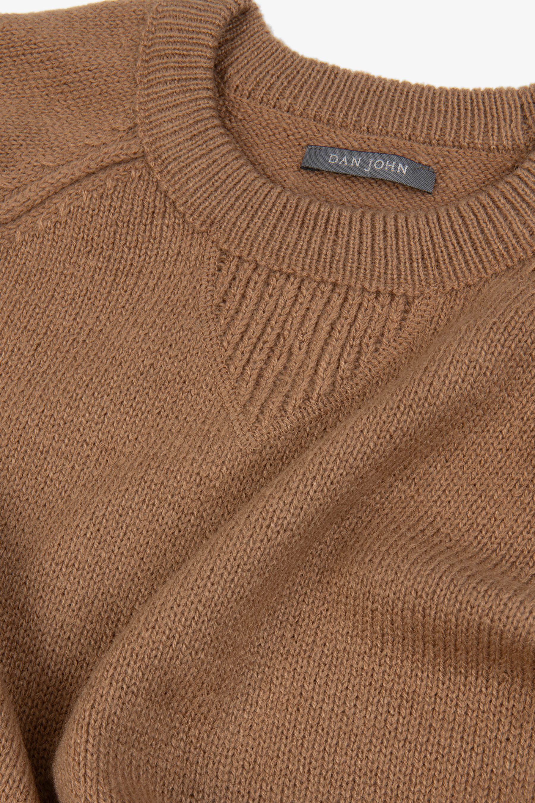 Maglia raglan lambswool cammello-Dan John
