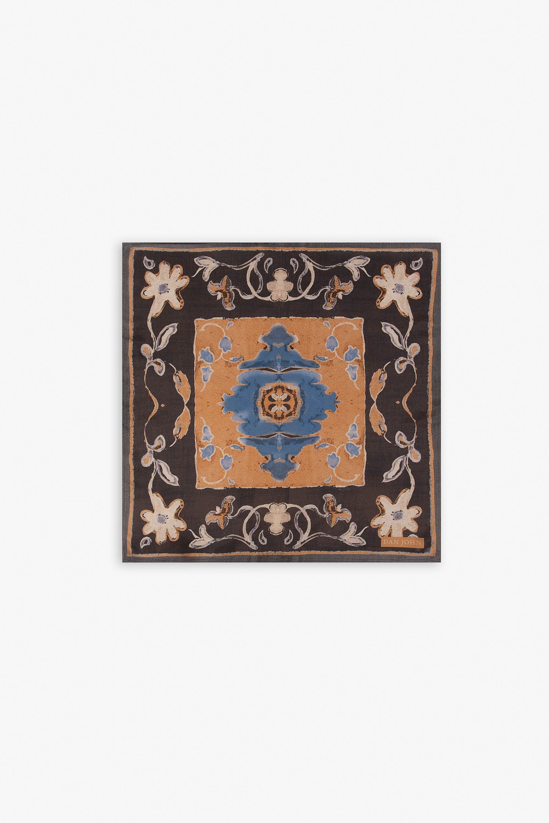 Pochette macrofantasia marrone-Dan John