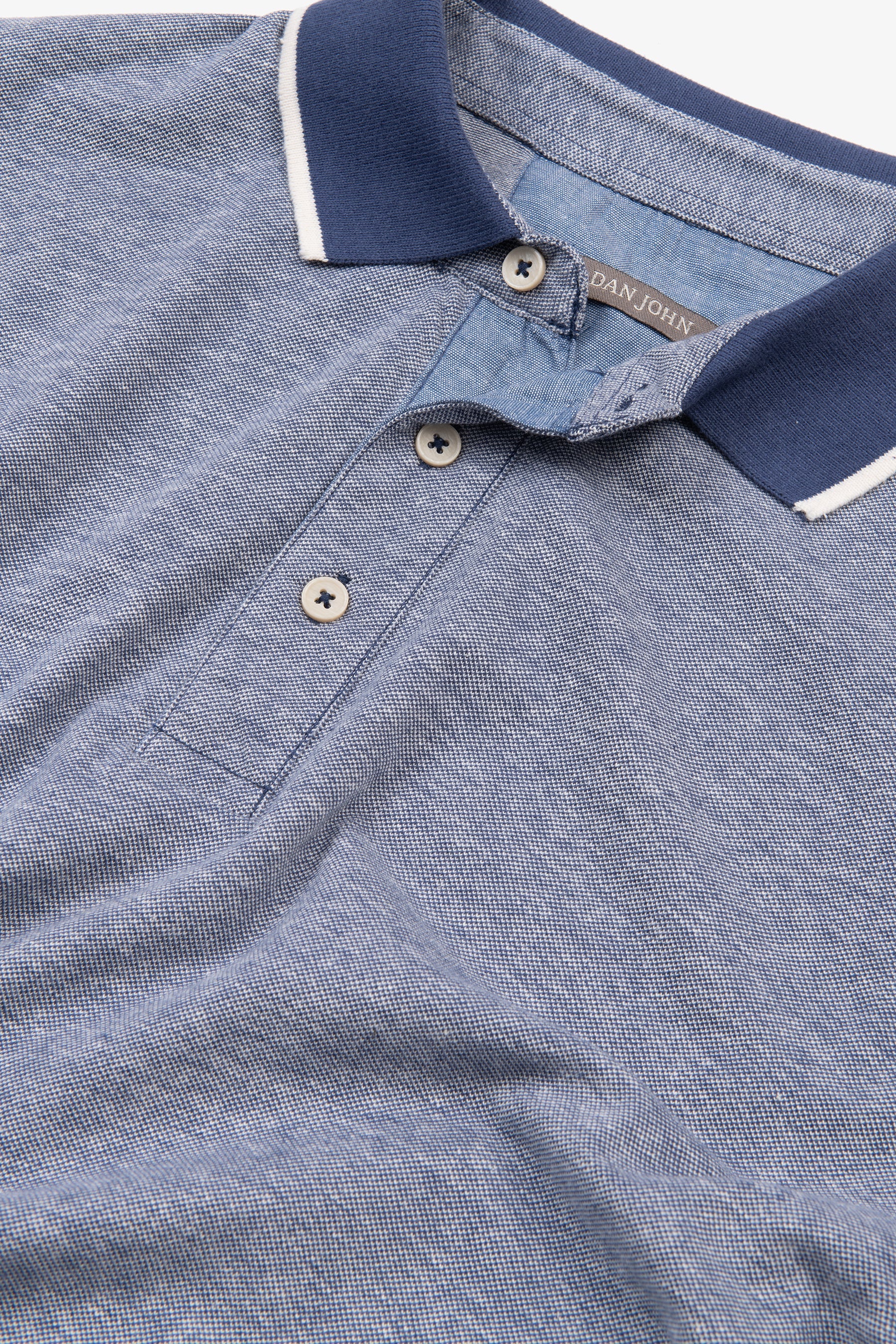 Polo collo e profili in contrasto avion-Dan John