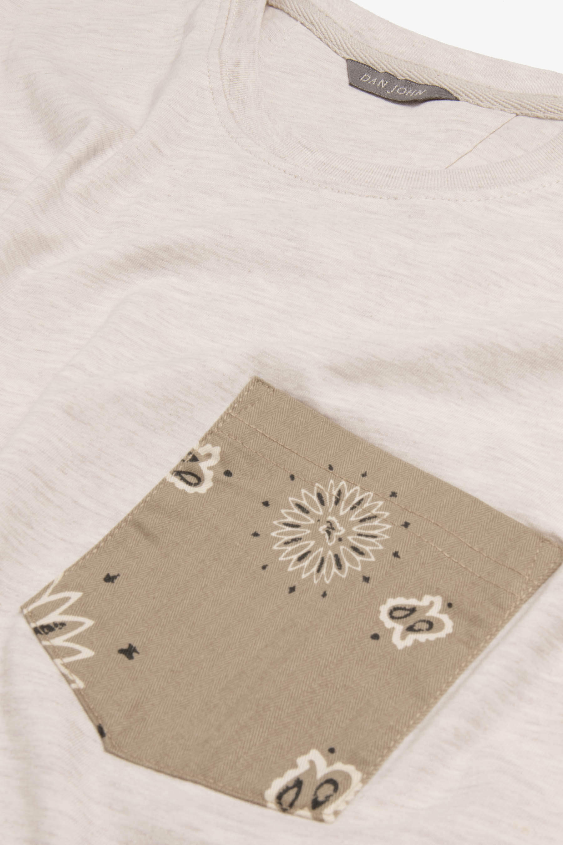 T-shirt girocollo con taschino fantasia corda-Dan John