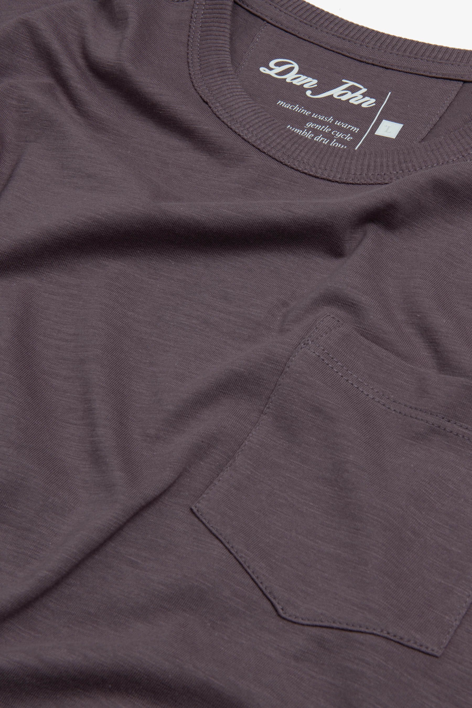 T-shirt girocollo con taschino melanzana-Dan John