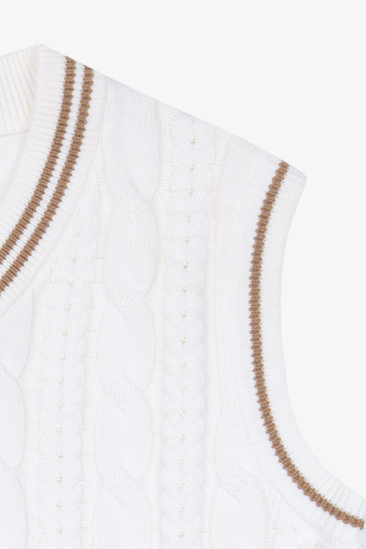 Gilet in maglia treccia DNJ panna-Dan John